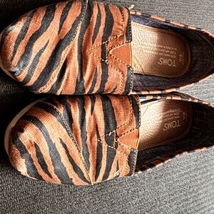 Toms Tiger Print